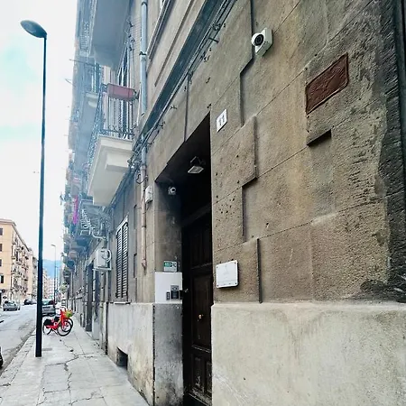 Casa Chicotta * باليرمو